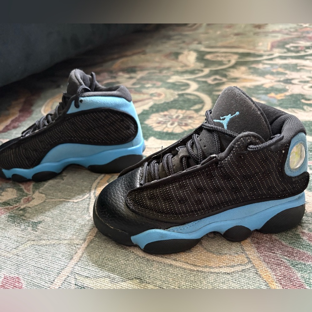 Jordan 13 Retro
Black University Blue